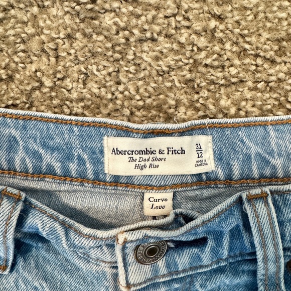 Abercrombie Curve Love High Rise Dad Short - Picture 3 of 3